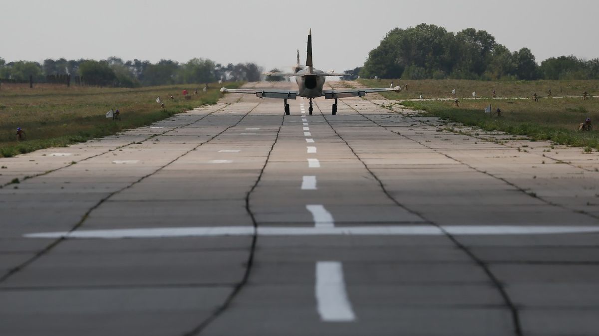 Útok na letiště donutil Rusy stáhnout suchoje hlouběji na své území